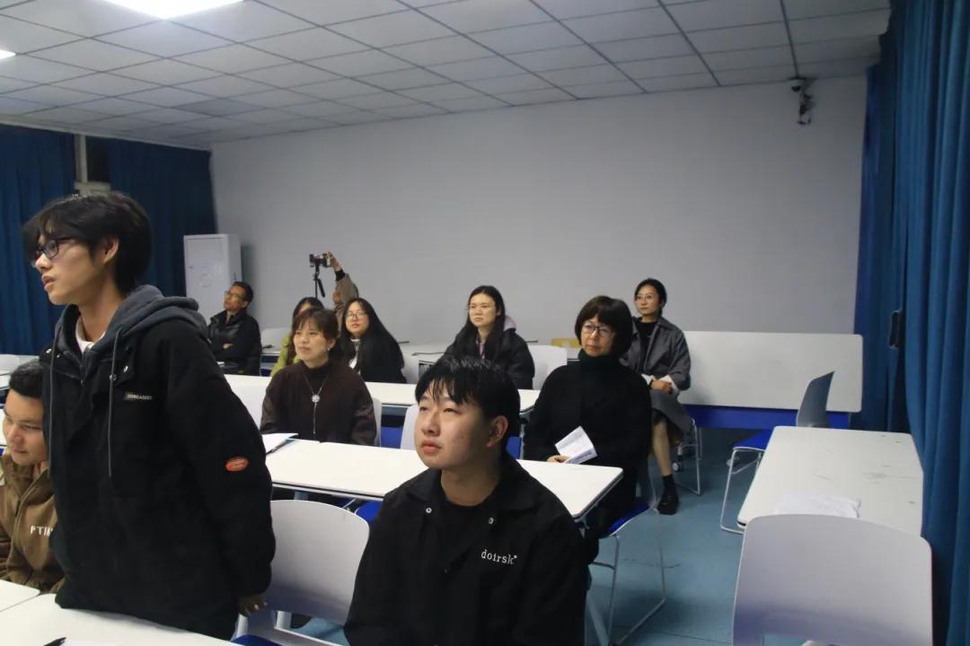 1734081957688209.jpg 1734081957688209.jpg