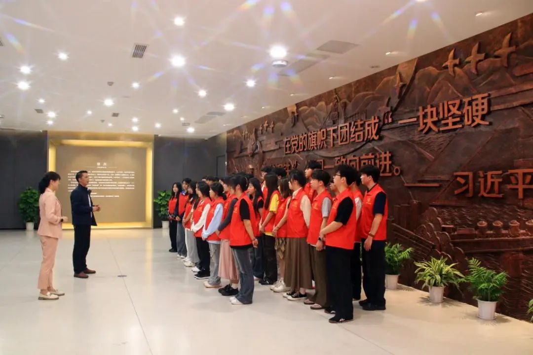 1744940788544609.jpg 1744940788544609.jpg