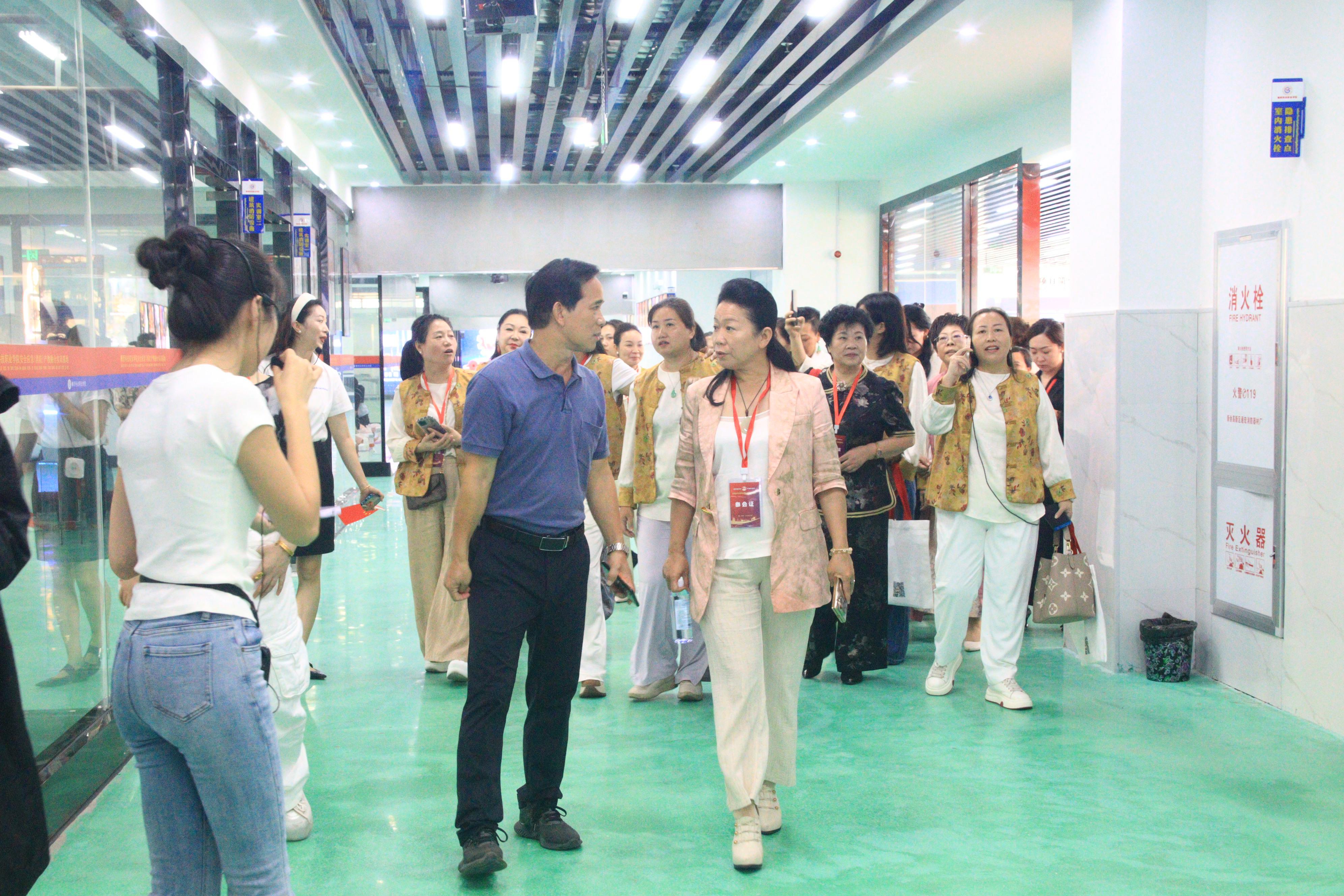 1760923595557956.jpg 1760923595557956.jpg