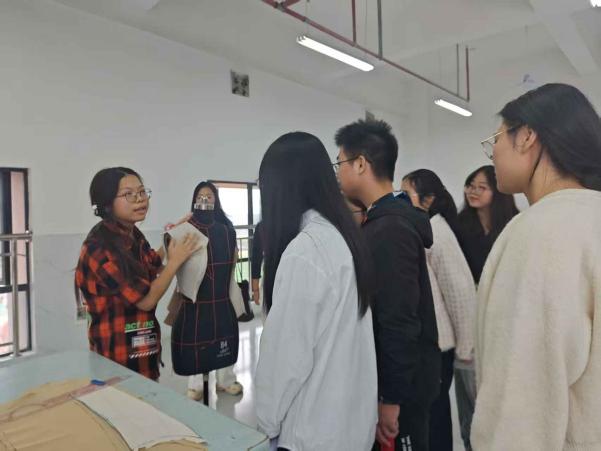 1762161242571659.jpg 1762161242571659.jpg