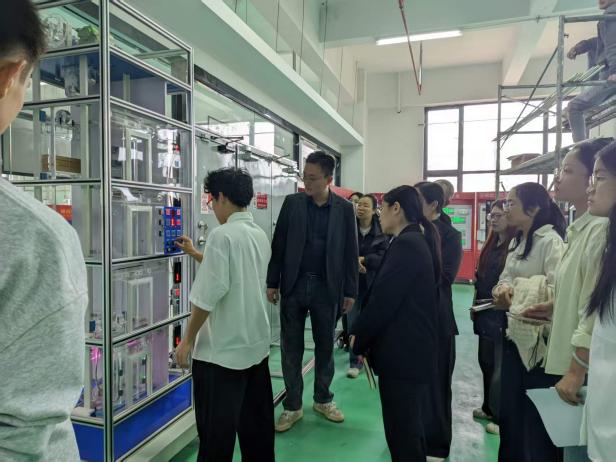 1762161242587486.jpg 1762161242587486.jpg